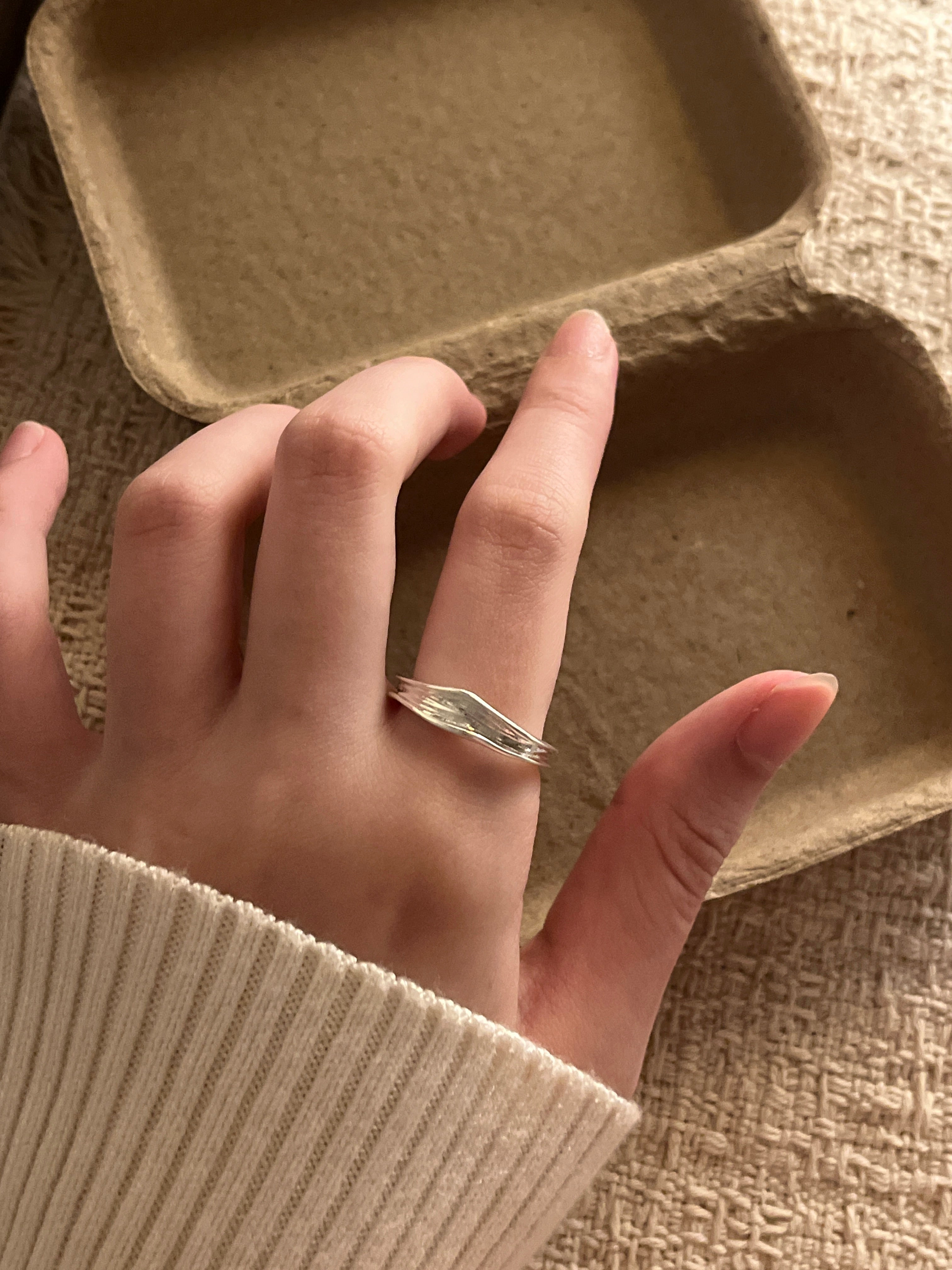 Brushed Streamline Ring