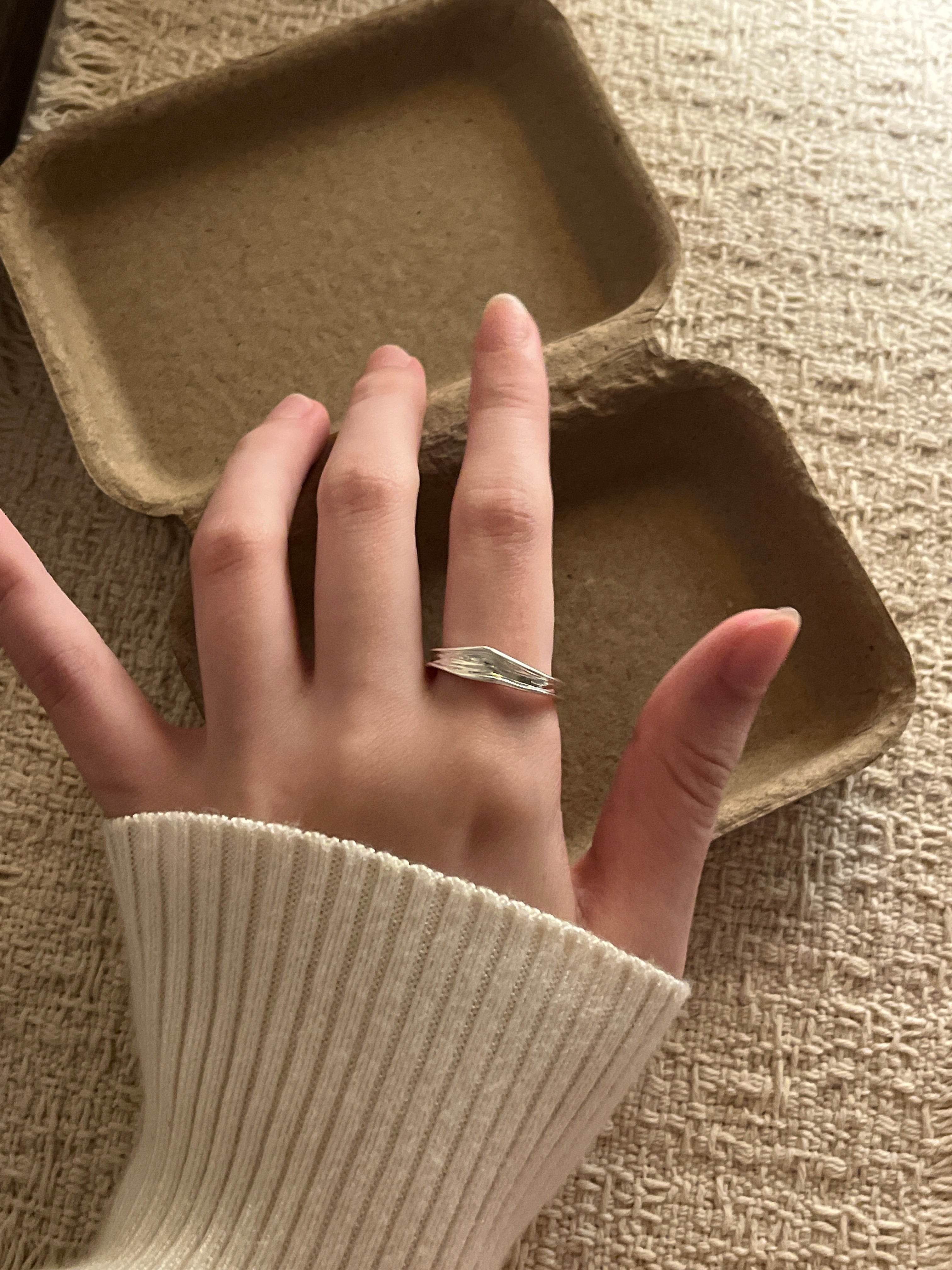 Brushed Streamline Ring