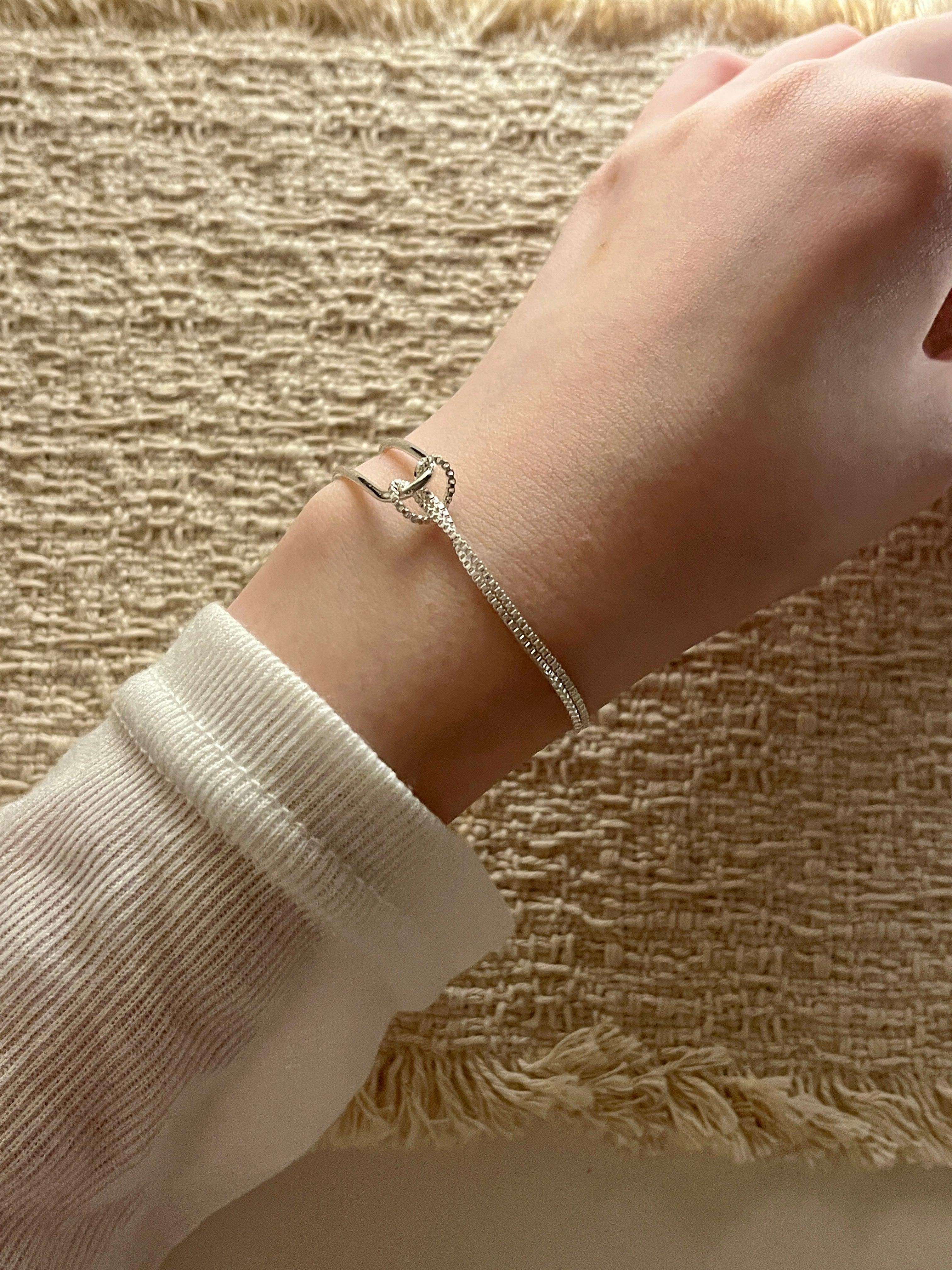 Arch Interlock Bracelet