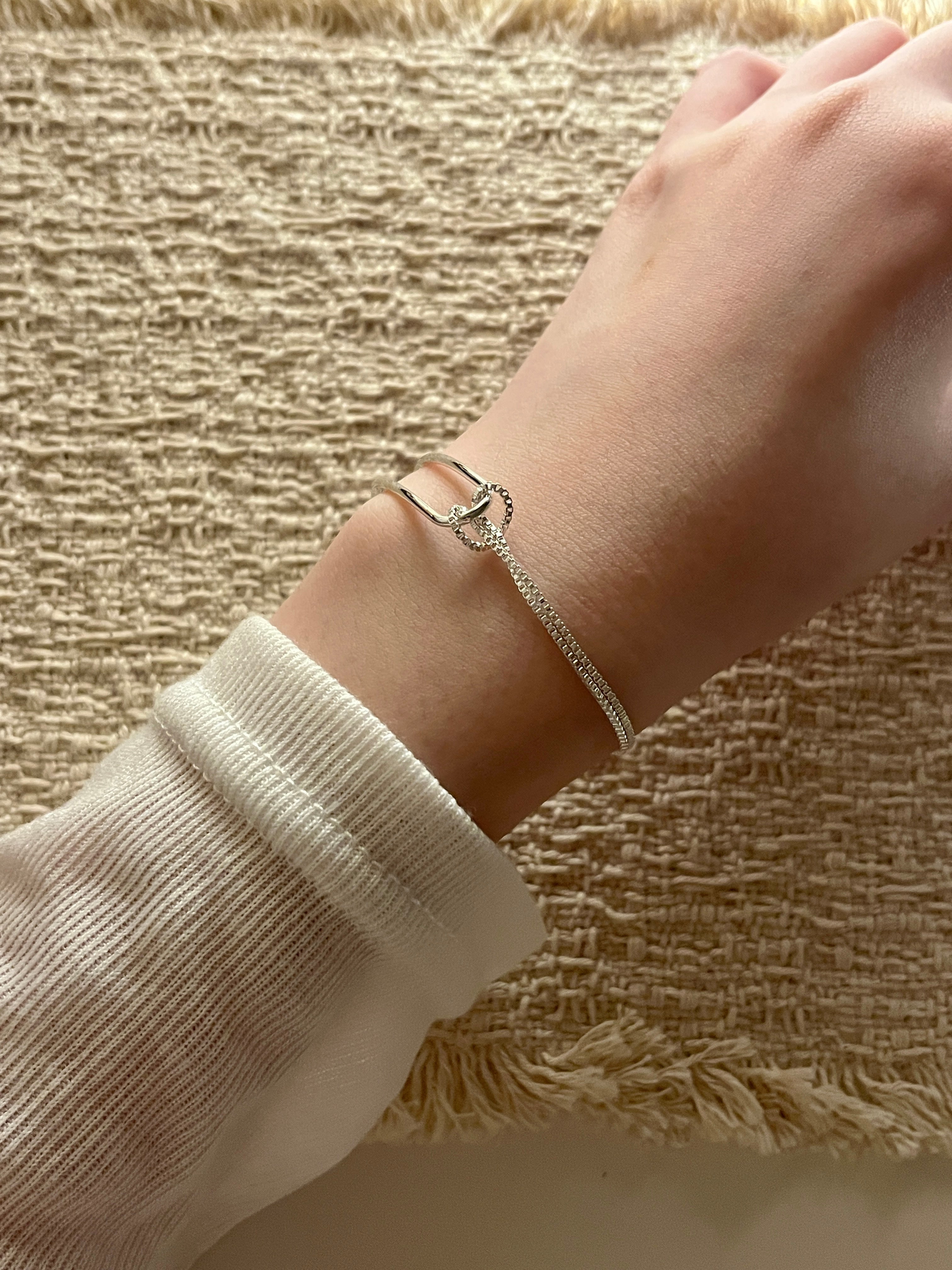 Arch Interlock Bracelet
