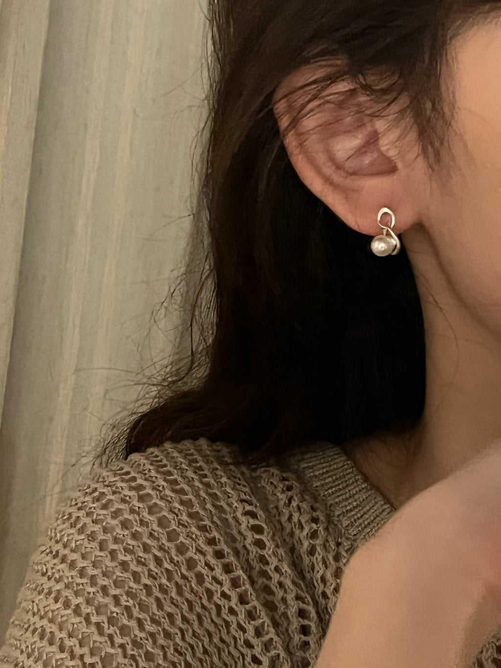 [999銀針適合高度敏感耳洞]Mobius Pearl Drop Earrings
