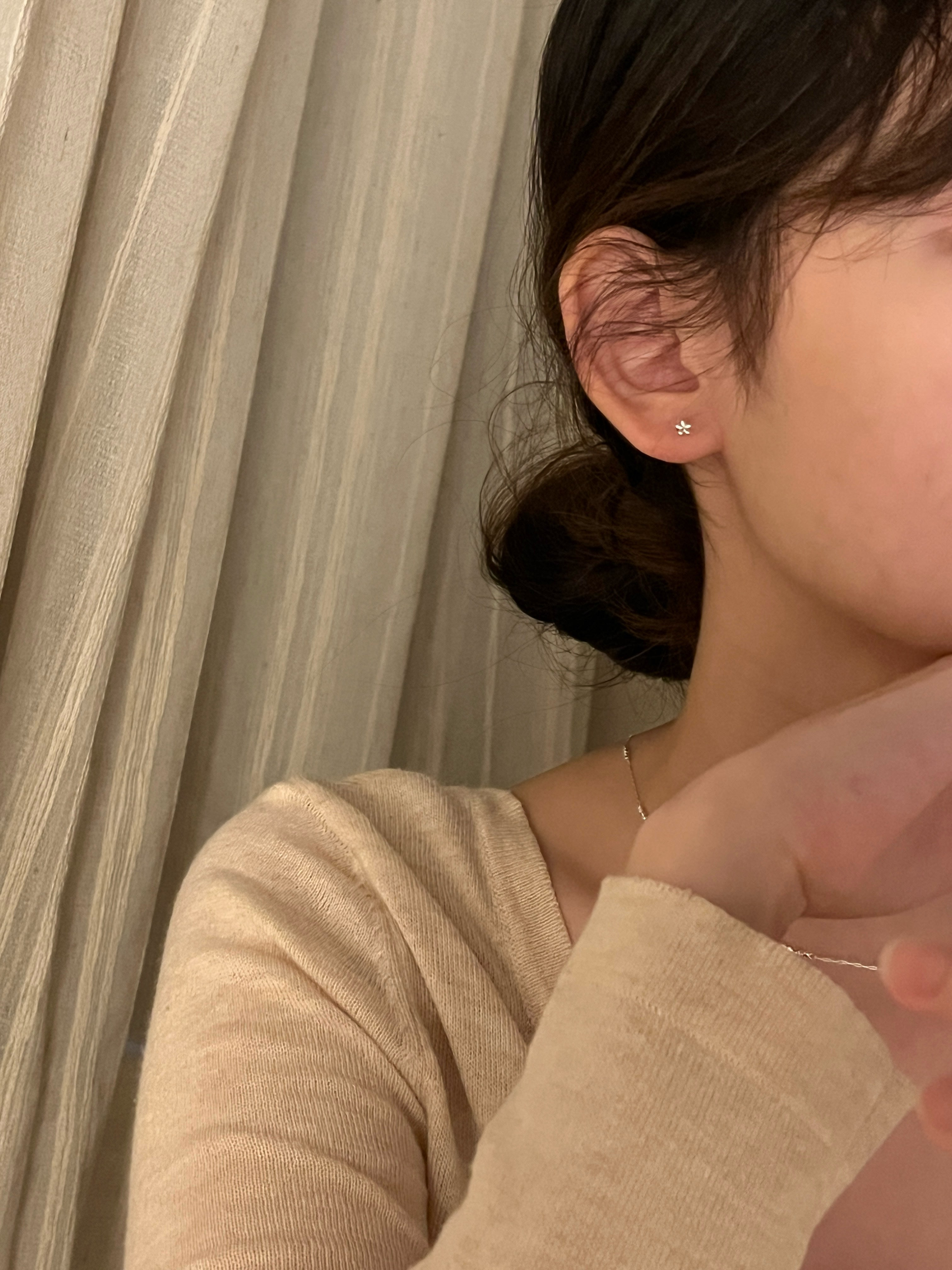 [999銀針適合長期配戴養耳洞]Delicate Blossom Studs