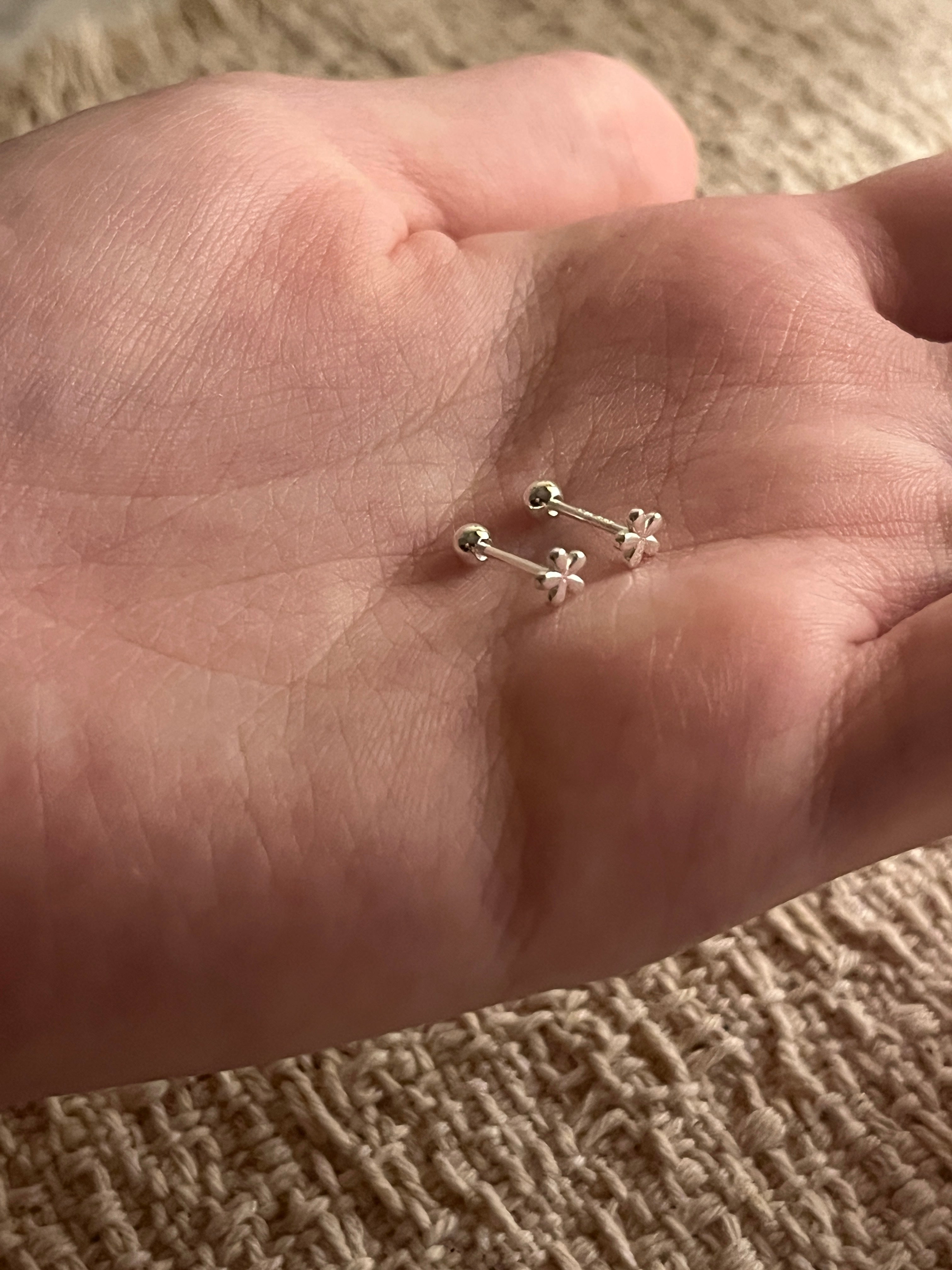 [999銀針適合長期配戴養耳洞]Delicate Blossom Studs