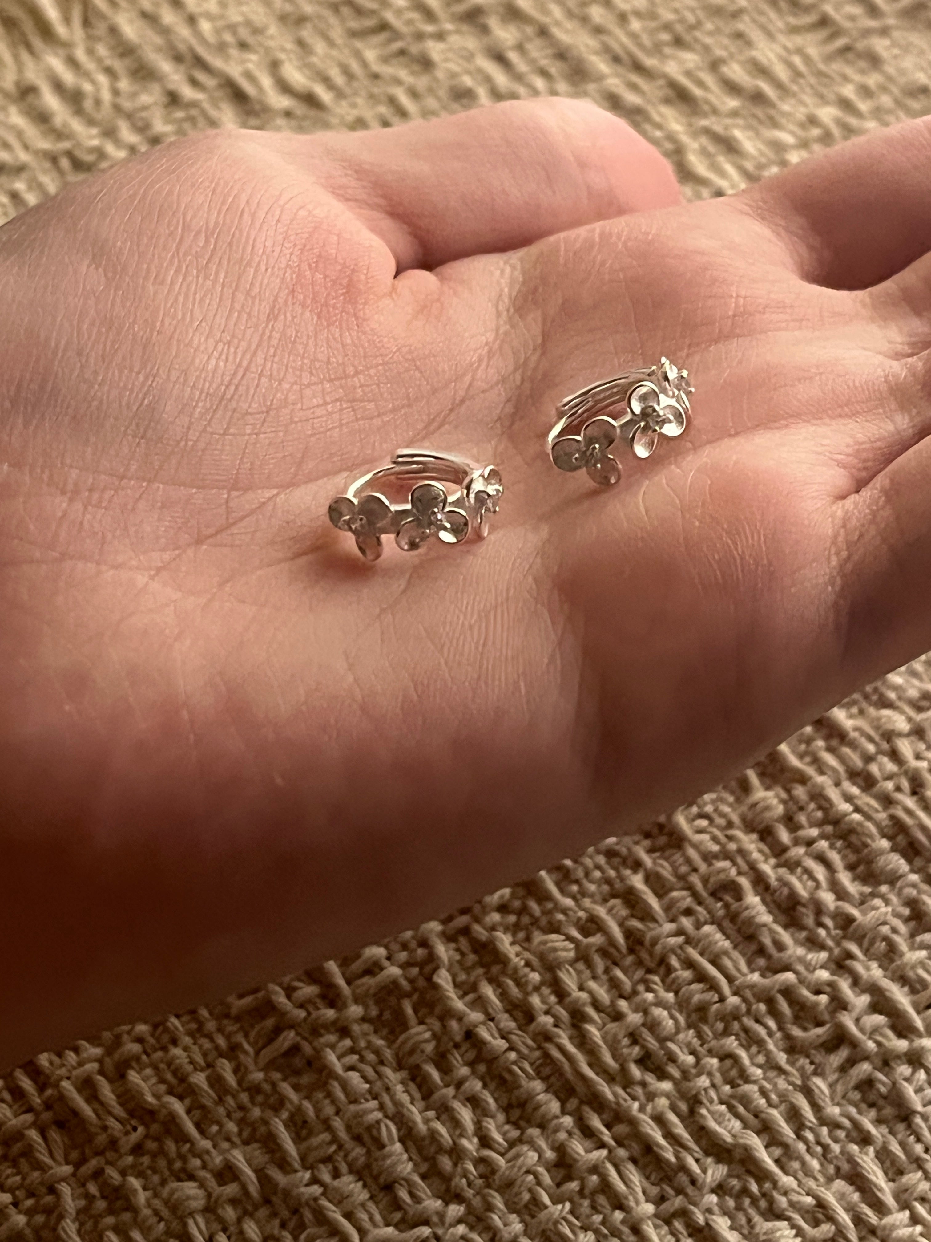 [999銀針適合長期配戴養耳洞]Minimal Petal Hoop Earrings