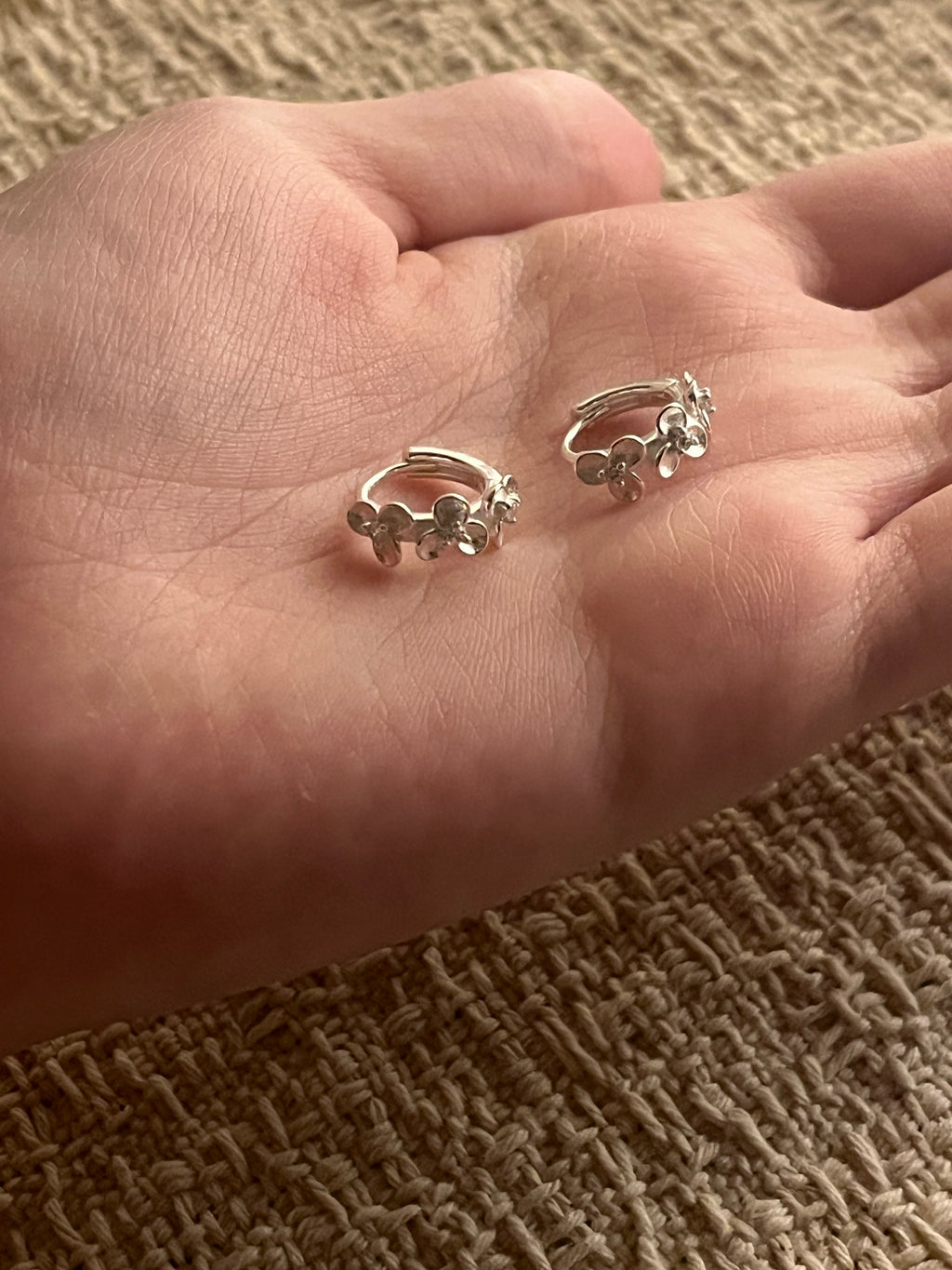 [999銀針適合長期配戴養耳洞]Minimal Petal Hoop Earrings