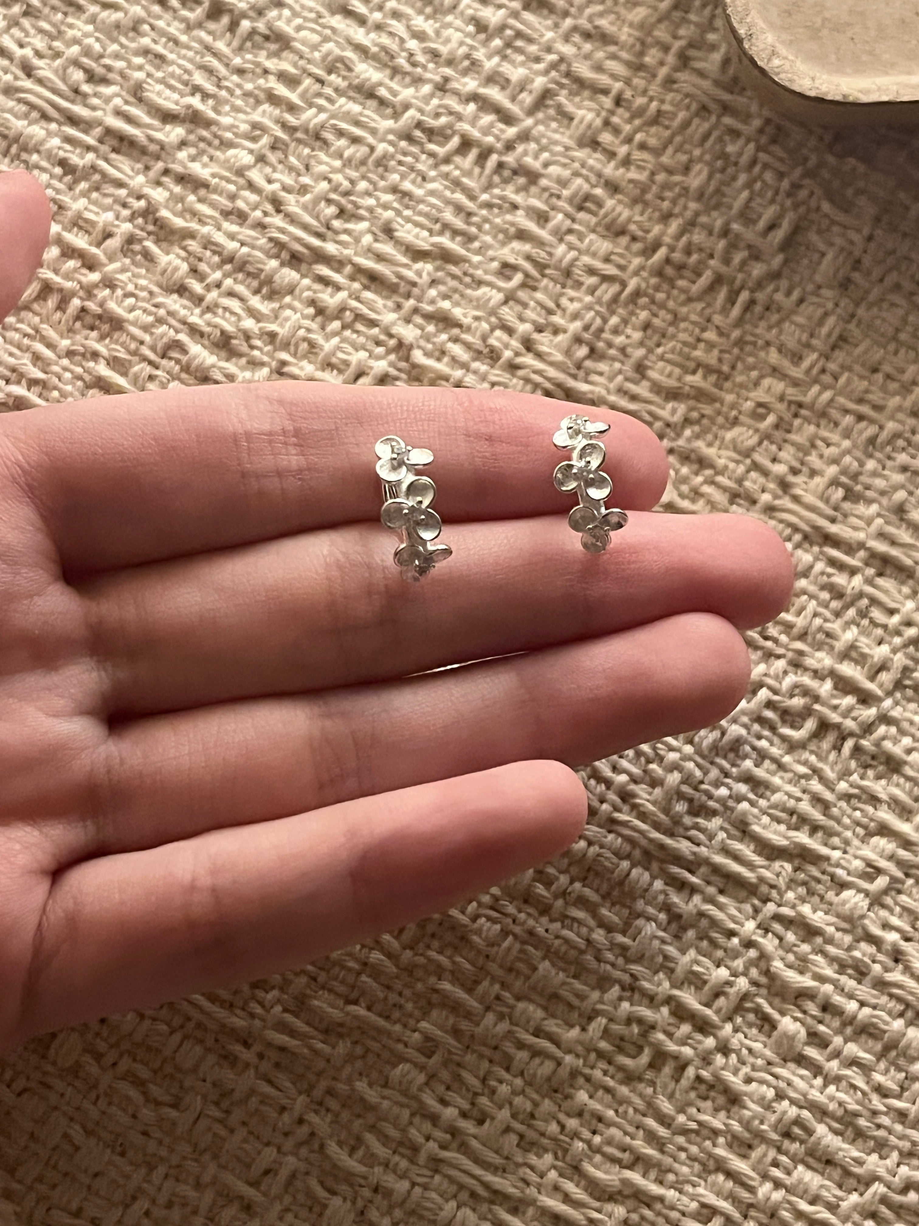 [999銀針適合長期配戴養耳洞]Minimal Petal Hoop Earrings