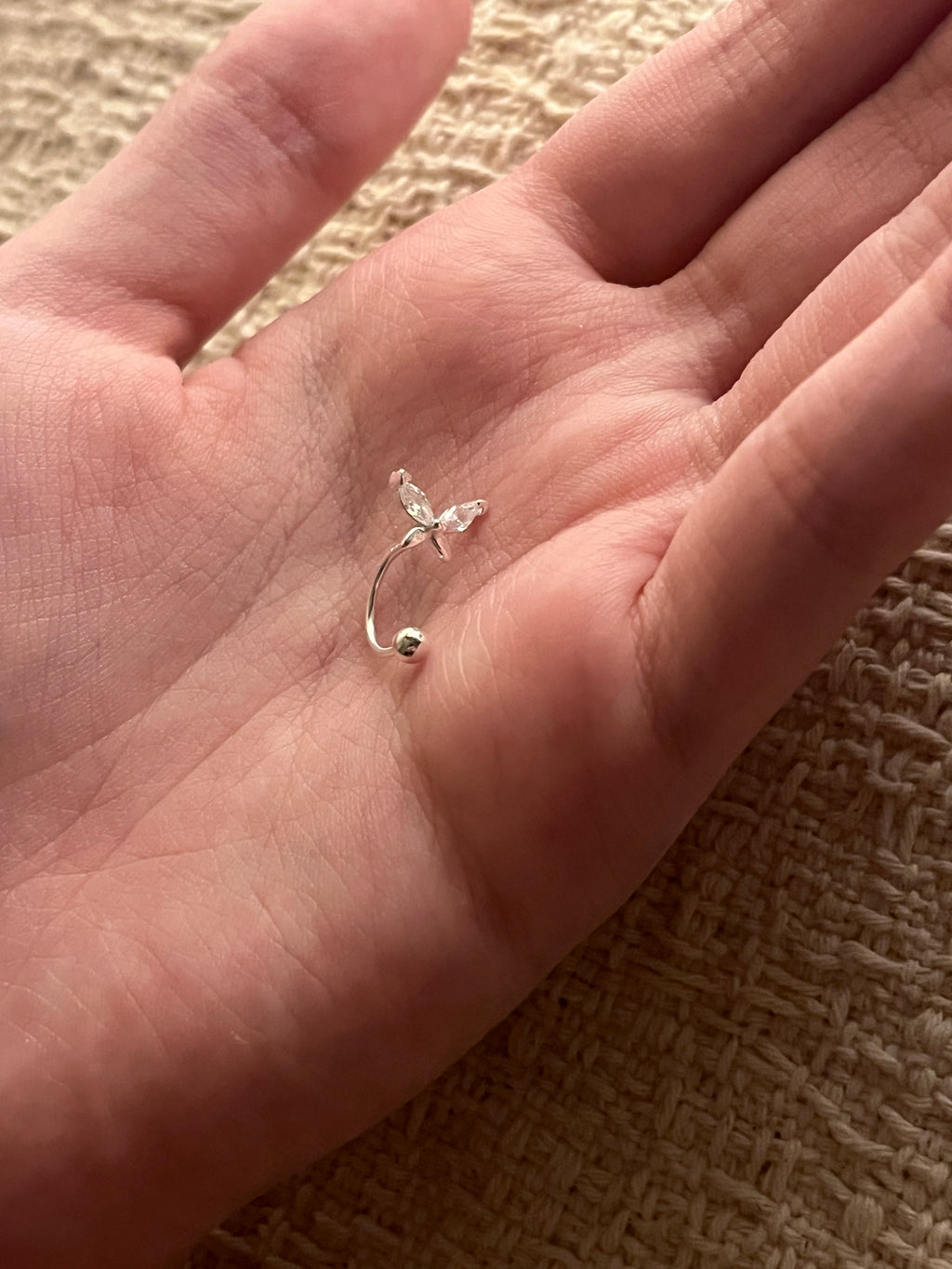 [999銀針適合長期配戴養耳洞]Crystal Butterfly C-Arch Earrings