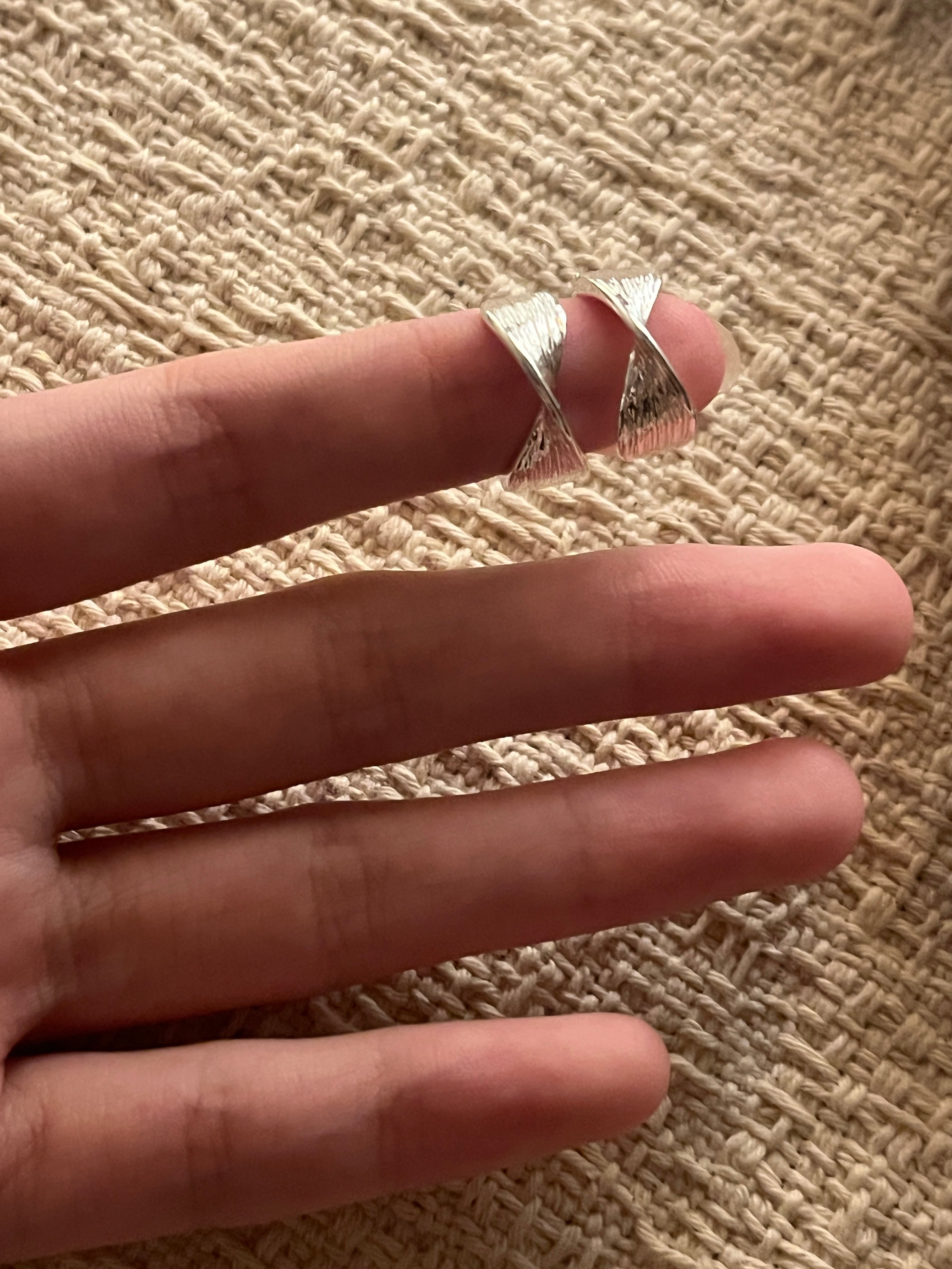 Dual-Finish Contour Hoops